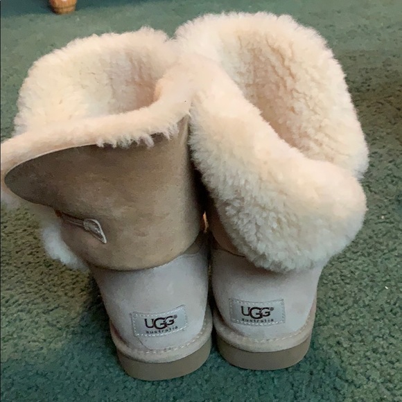 Tan Bailey Button Ugg Boots - Picture 5 of 6